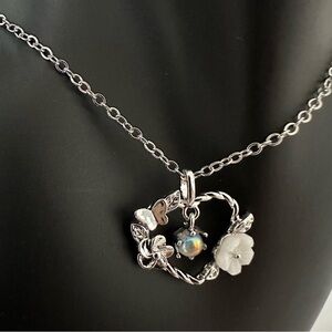 Silver Plated Exuberant Pendant Necklace